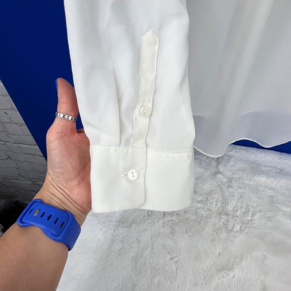 🔥2/$10 |•APT. 9•| Semi Sheer White Button Down Top Size XL - Picture 4 of 6